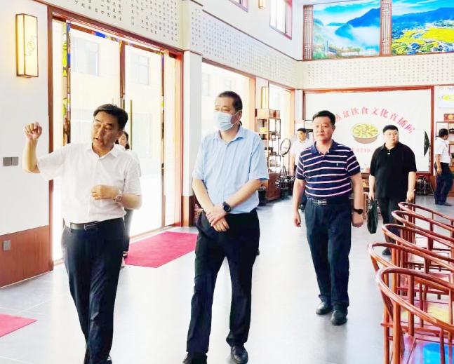 新疆维吾尔自治区总工会副主席杨骞率团莅临公司考察