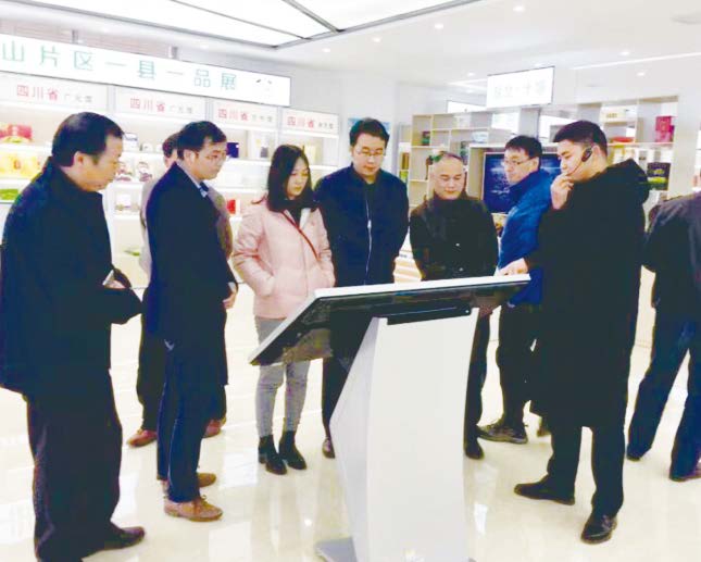 内蒙古自治区扶贫办社扶处副处长齐建武率团莅临公司考察