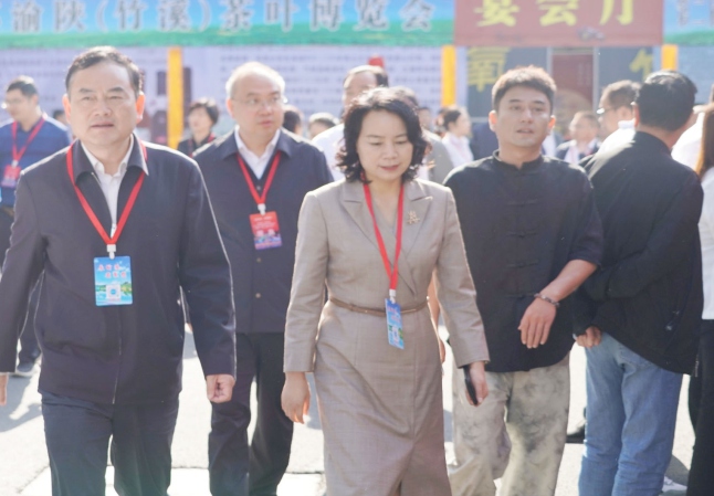 市政协主席赵哲，市农业农村局党组书记彭艳， 竹溪县人民政府县长师文明等领导莅临公司调研